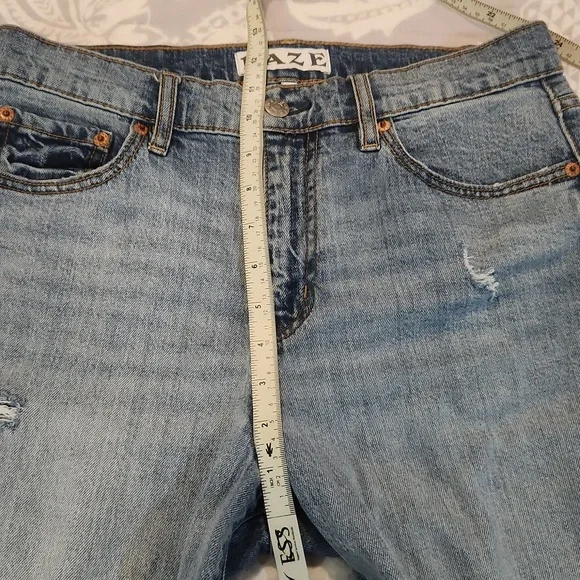 Daze Distressed jeans in great condition! - Picture 11 of 12